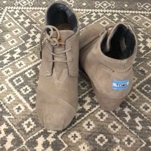 Toms wedges